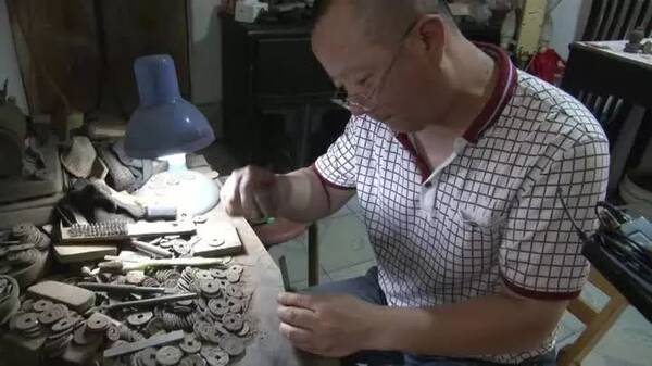 d5b78df3810b4f699443f67026e19470.jpg 高邮最有“权”的人,竟是一位收藏钱币的“外科医生”?!