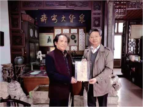 不为重金所动,却愿无偿捐赠